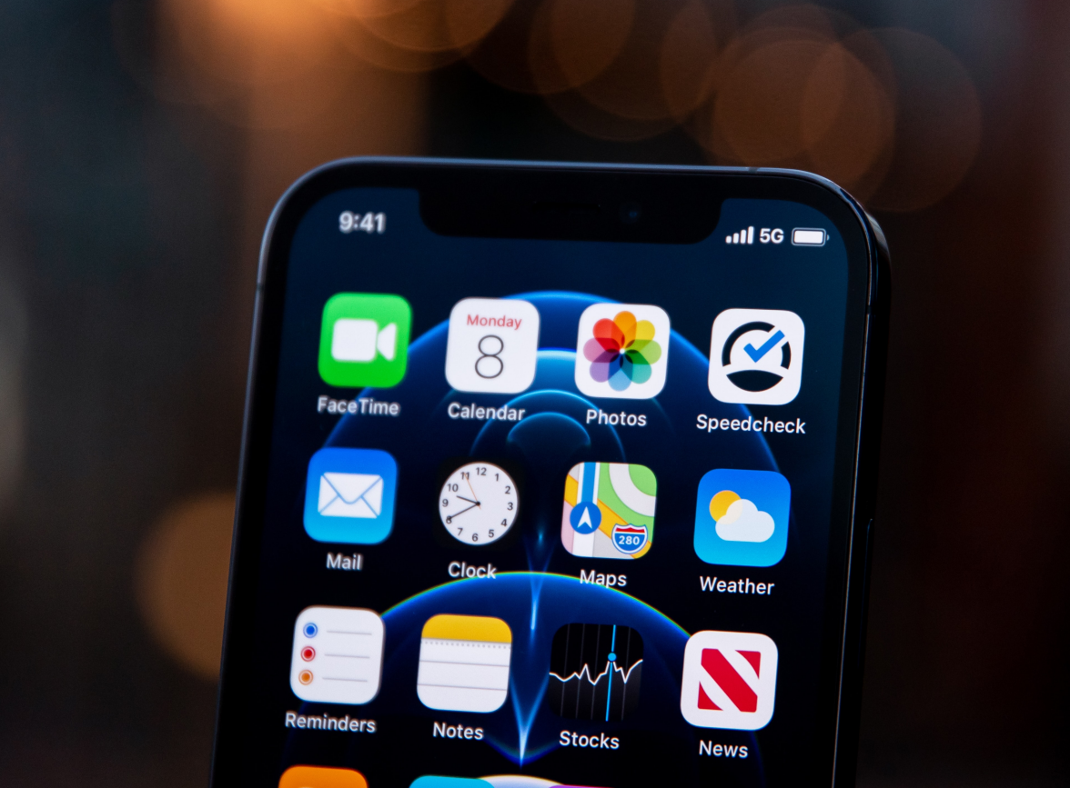 杭锦苹果手机维修分享为什么 iPhone 12 在冬季会自动关机 